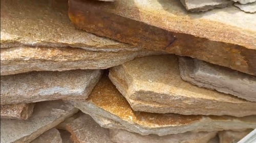 Плитняк златолит жёлтый золотистый для отмостки купить в Лениногорске