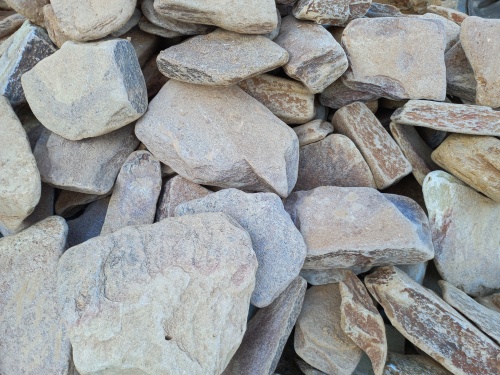 Златолит жёлтый, жёлто-зелёный глыбки и валуны для ланшафтного дизайна купить в Лениногорске