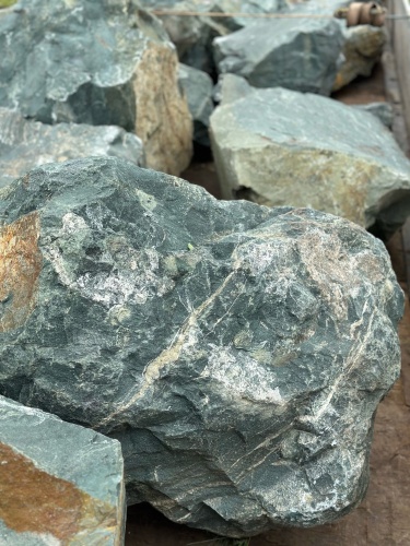 Камни для ландшафтного дизайна зелёные 10-60 килограмм купить в Лениногорске