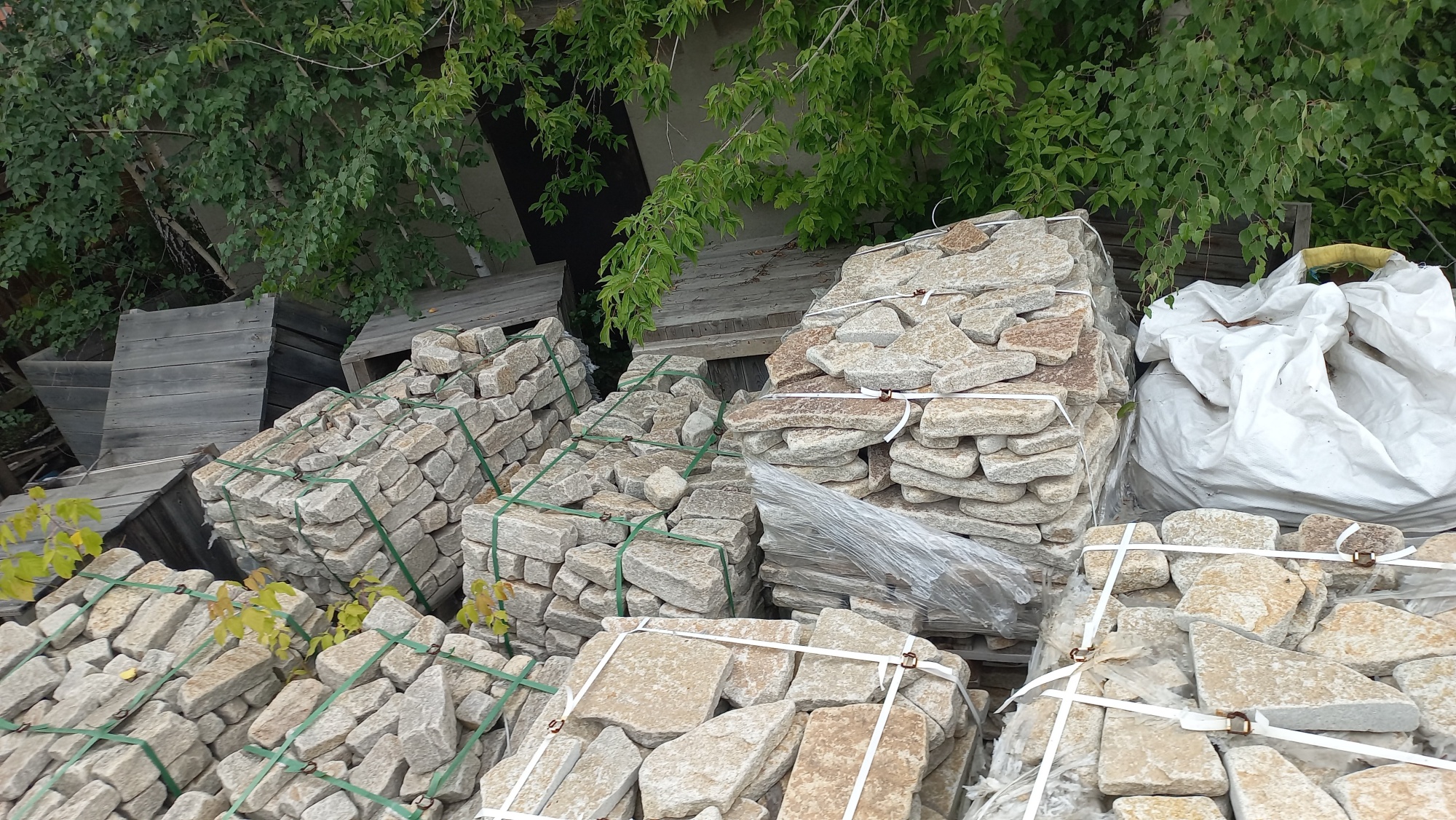 Плитняк гранитный галтованный купить в Лениногорске