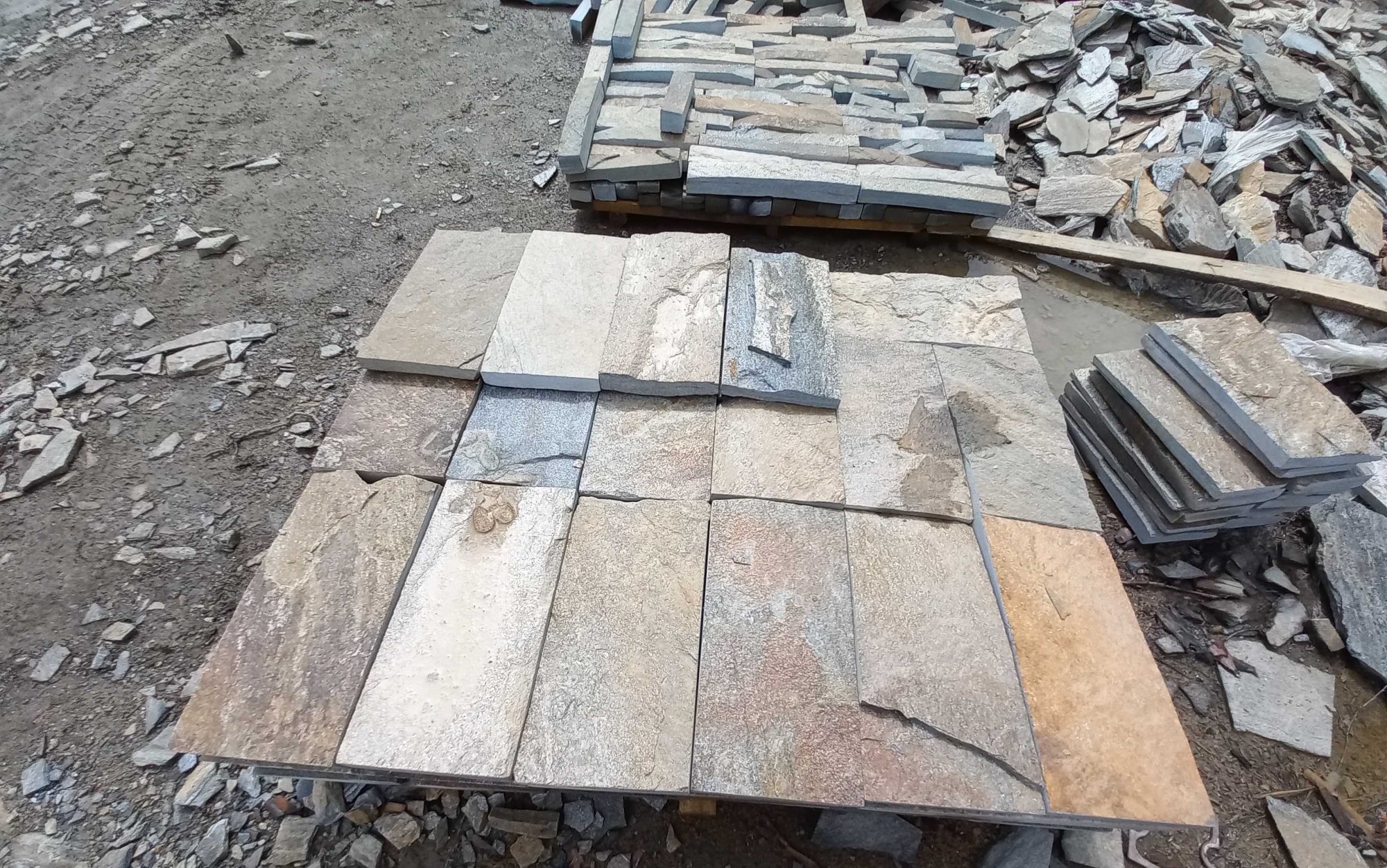 Плитка пилёная златолит Уральский для фасада купить в Лениногорске