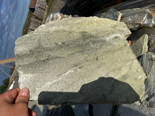 Плитняк златолит зелёный для цоколя, отмостки купить в Лениногорске