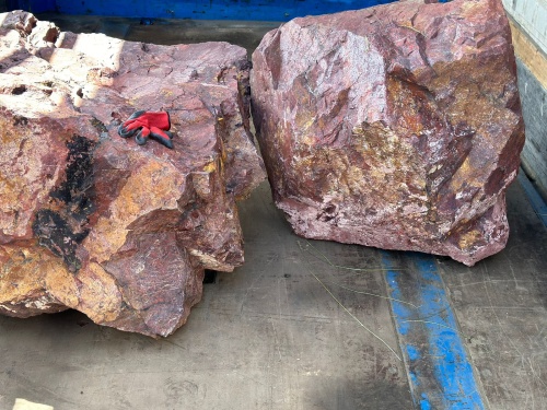 Ландшафтные глыбы красно-фиолетовые 200-1000 килограмм купить в Лениногорске