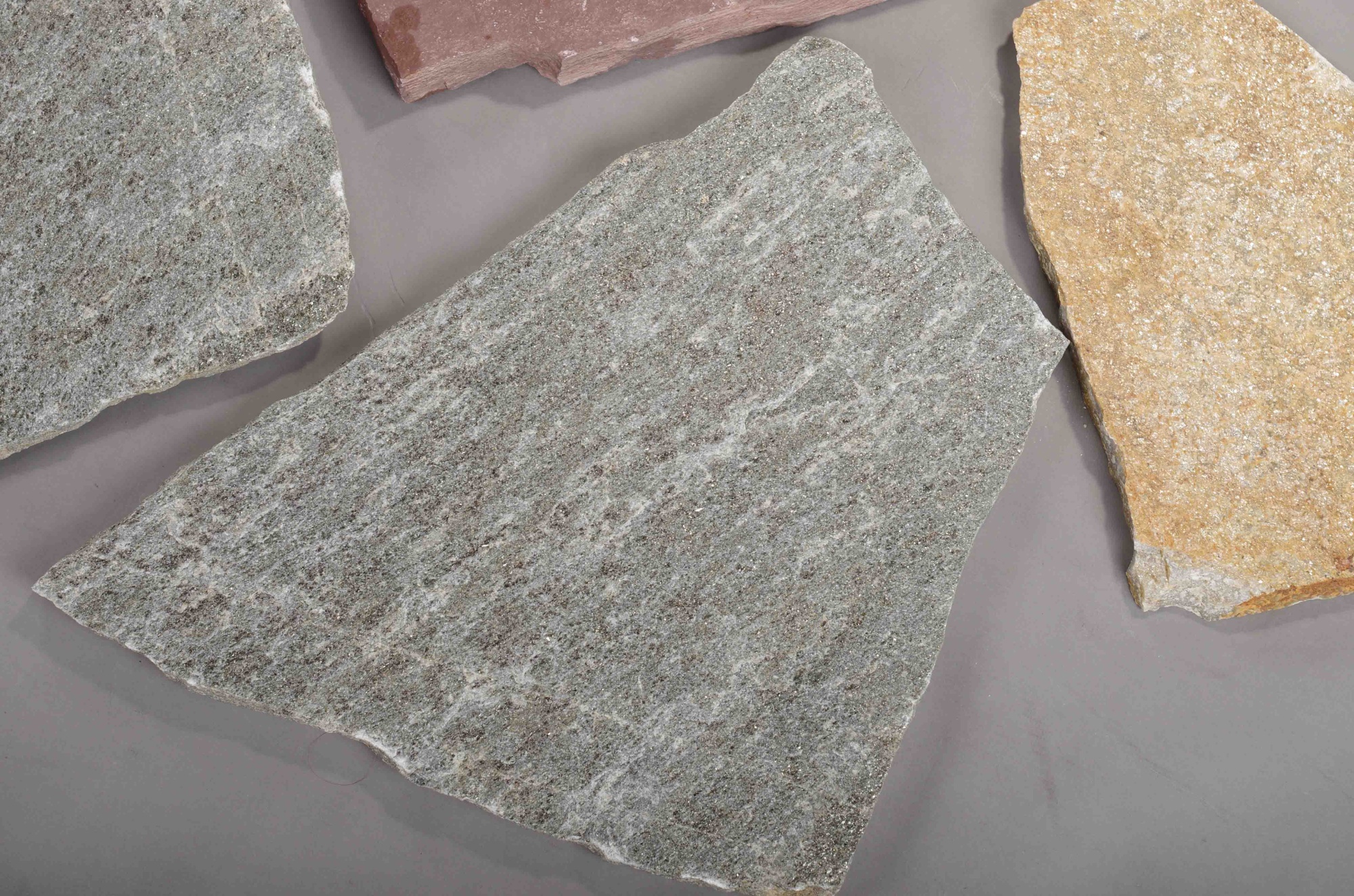 Плитняк златолит Уральский  для фасада купить в Лениногорске