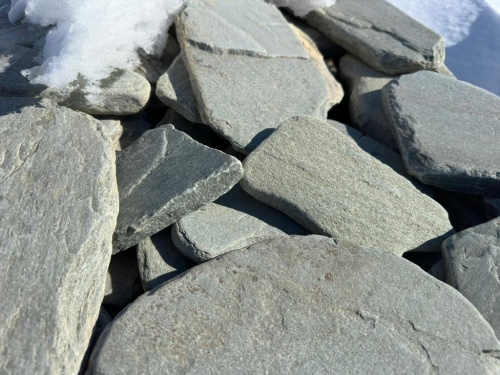 Плитняк златолит зелёный галтованный для цоколя купить в Лениногорске