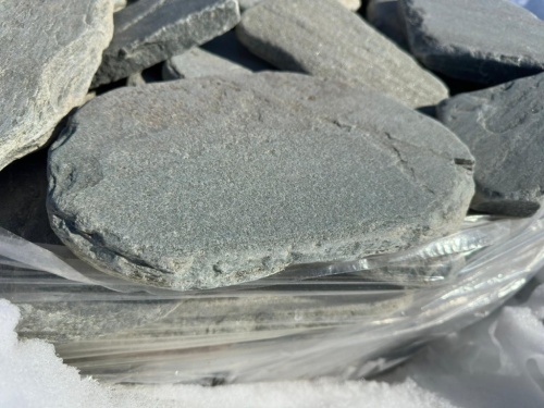 Плитняк златолит зелёный галтованный для мощения на бетон купить в Лениногорске