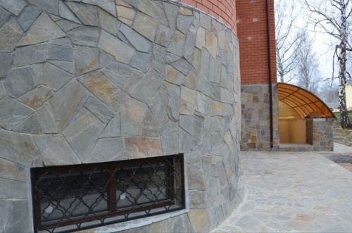 Плитняк златолит Уральский для цоколя, отмостки купить в Лениногорске